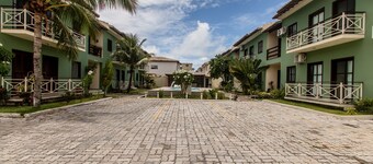 Apartments in Condominium With Pool 1km From the Beach - GIU