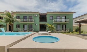 Piscine extérieure