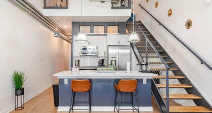 Chic 2BR2BA Loft – Atlantic Station, Walk to Shops, Dining & Events