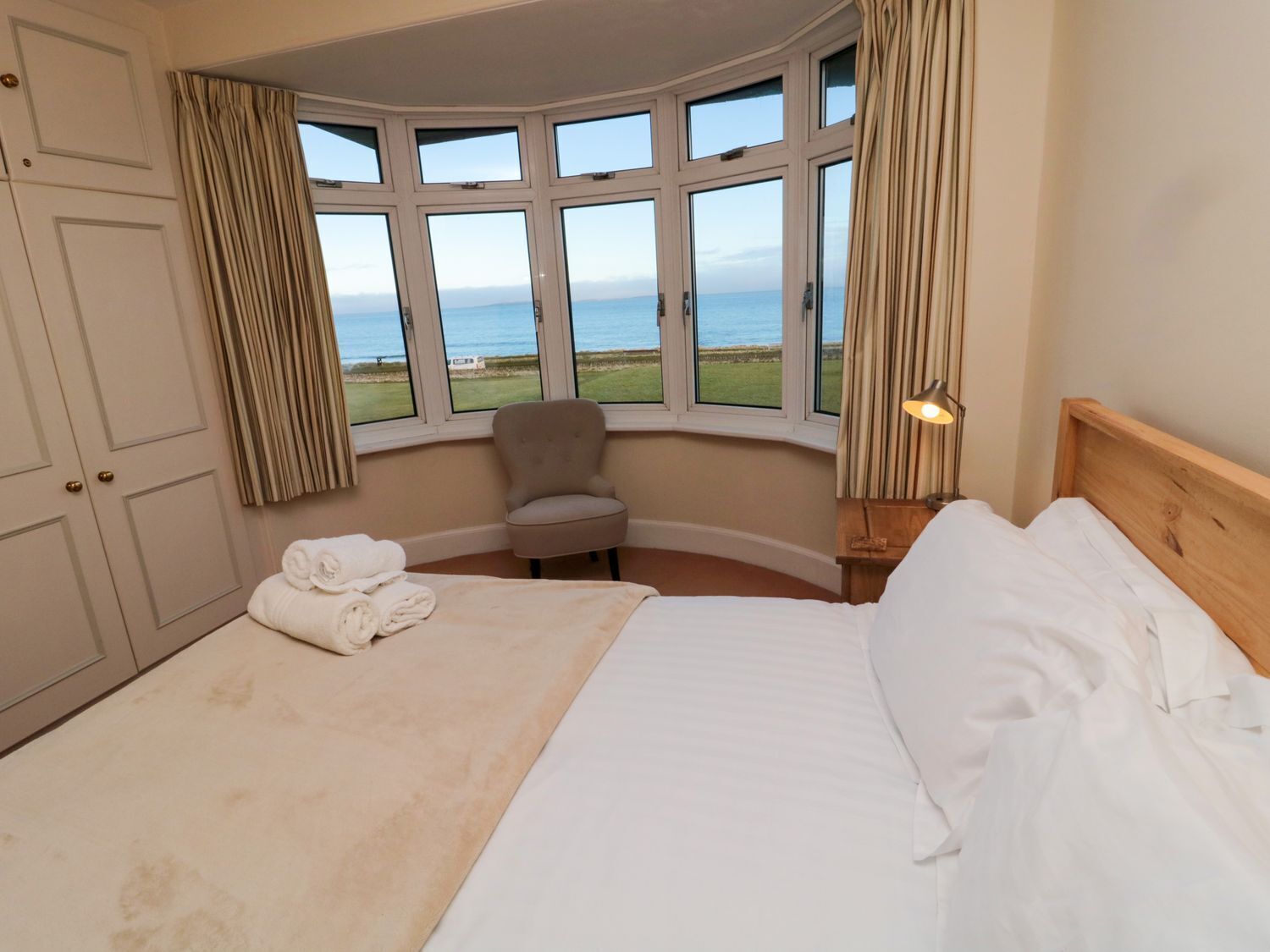 3 bedrooms, individually decorated, individually furnished, free WiFi