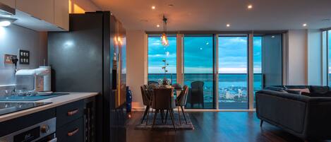 Luxury Penthouse, Accessible, Ensuite (Entire) | Shared kitchen