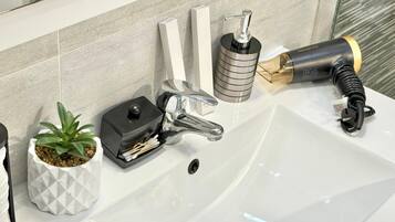 Apartment | Bathroom