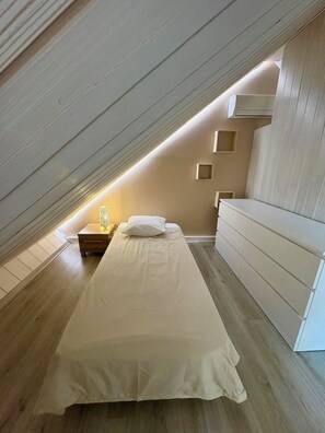 4 chambres, fer et planche à repasser, accès Internet, draps fournis