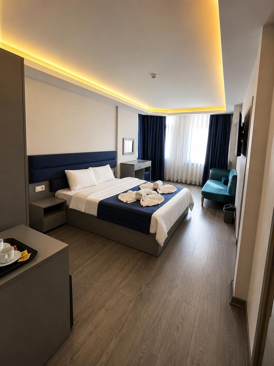 Exclusive Double Room, Sea View | Minibar, desk, laptop workspace, soundproofing