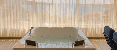 Habitación doble de lujo, balcón, vista al mar | Escritorio, espacio para trabajar con laptop y wifi gratis