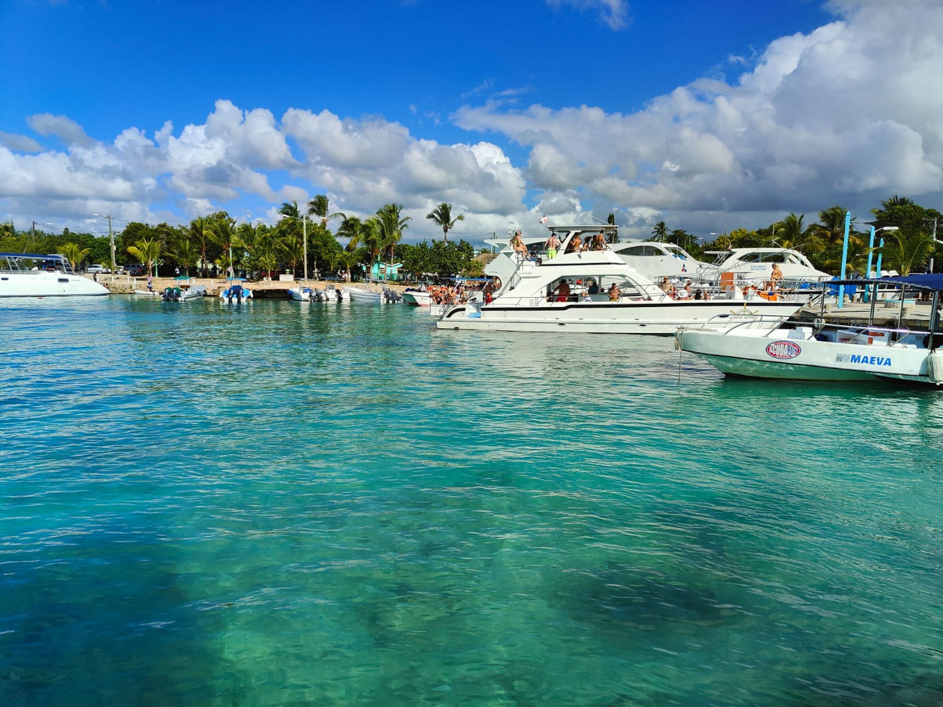 2 عدّة غرف نوم وخدمة الإنترنت