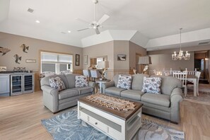 TV - Jolly Mon: Pets | Oceanfront (Nags Head)