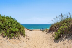Beach - Jolly Mon: Pets | Oceanfront (Nags Head)