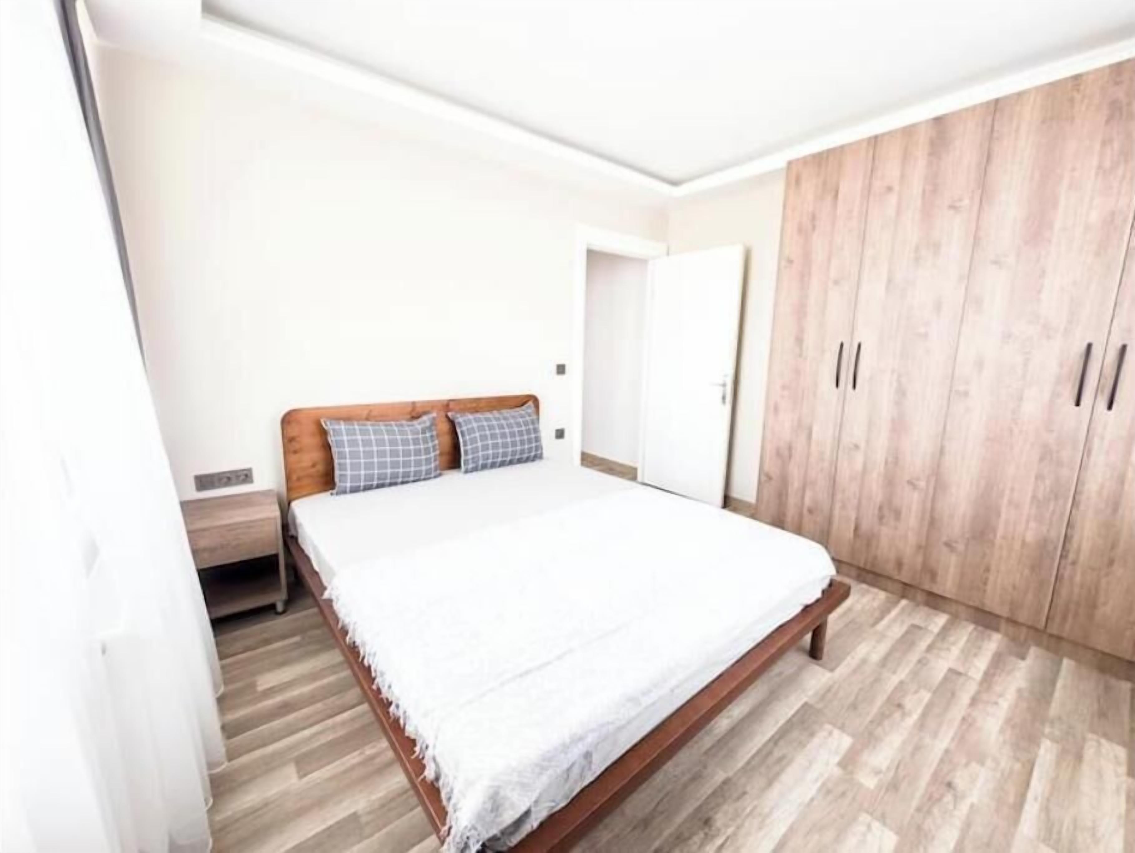 4 Schlafzimmer, Bügeleisen/Bügelbrett, Internetzugang, Bettwäsche