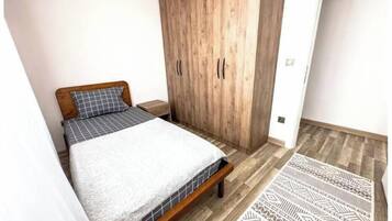 4 Schlafzimmer, Bügeleisen/Bügelbrett, Internetzugang, Bettwäsche