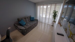 Smart TV - San Gil Plaza 2 bedroom apartment and swimming pool (San Gil)
