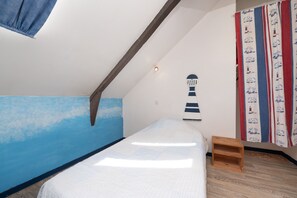 2 makuuhuonetta, silitysrauta/-lauta, Wi-Fi, vuodevaatteet