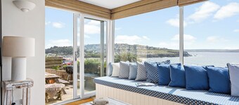 3 bed with garden, parking & stunning ocean views