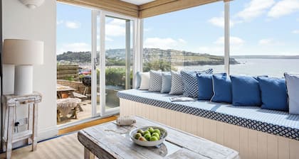 3 bed with garden, parking & stunning ocean views