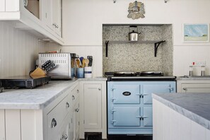 Refrigerador, microondas, horno y lavavajillas