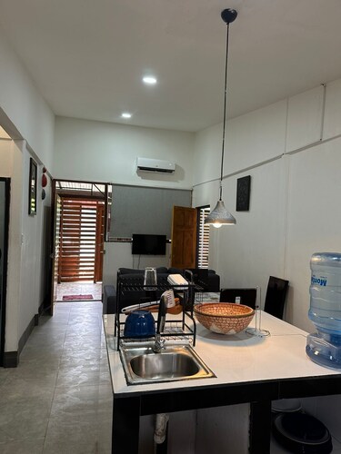 Gorgeous 2-bedroom house with AC in honecreek Puerto Viejo