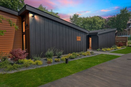 NEW! 500 House - Unit D 2-Bedroom Townhouse - Handicap accessible