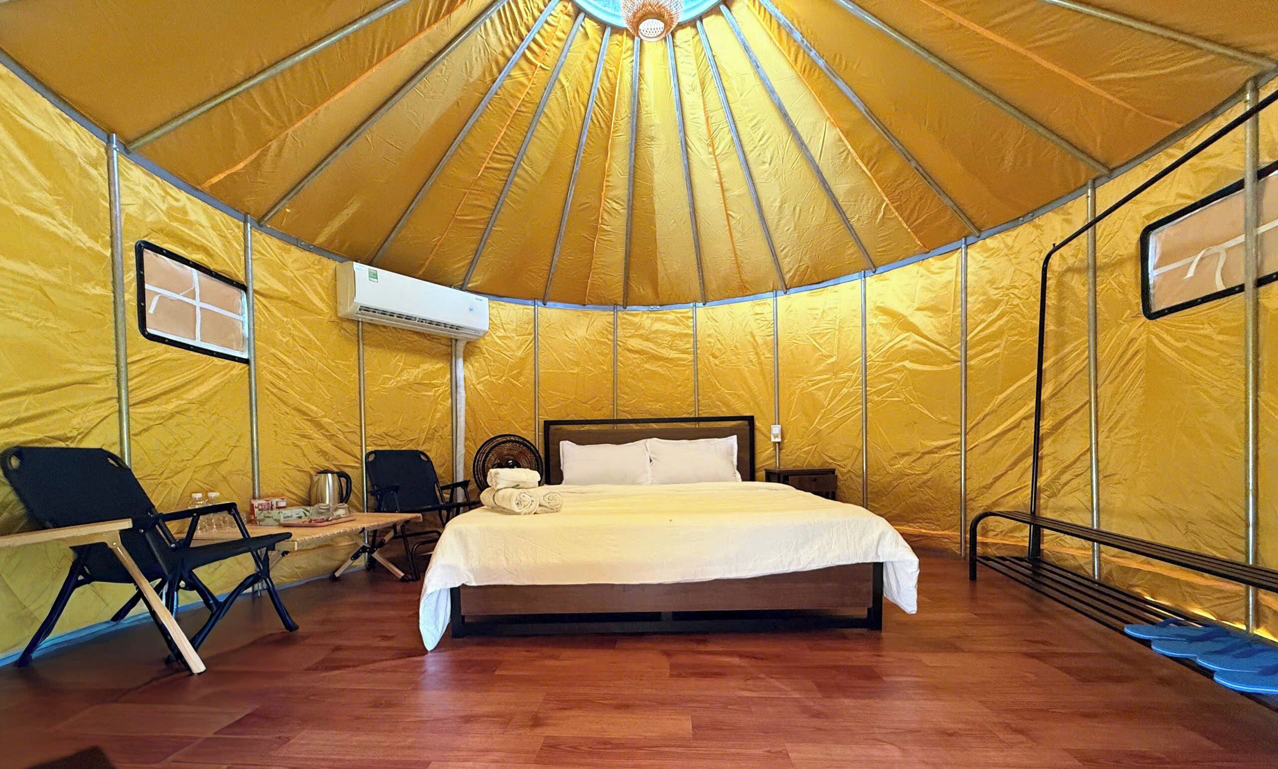 Classic Tent, 1 Queen Bed | Free WiFi, bed sheets