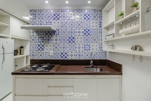 Basic Apartment | Private kitchen | Cookware/dishes/utensils - Spacious apt Winternal Fireplace in Gramado Avp105 (Gramado)