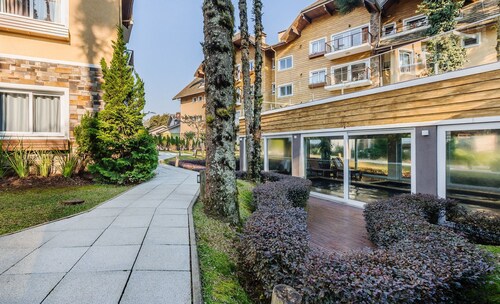 Beautiful Apartment With Heated Pool Cap0302