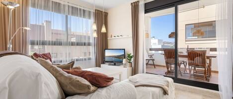 2 slaapkamers, een strijkplank/strijkijzer, gratis wifi, beddengoed