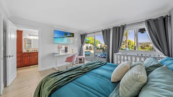 3 bedrooms, desk, iron/ironing board, free WiFi