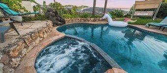 Hot Tub, King Bed, Garage, Grand View, 3Beds/2.5Bth
