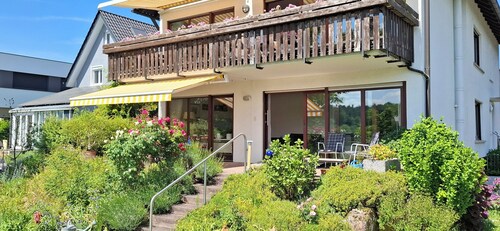 Große Ferienwohnung mit Terrasse am Eingang zum Nordschwarzwald.
Ruhige Wohnlage