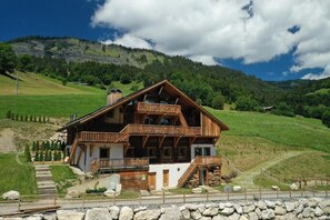 Exterior - Le Toi du Monde  (Flumet)