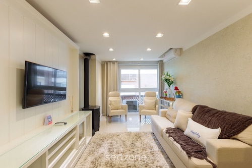 Cozy Apartment in Downtown Canela Cpl025