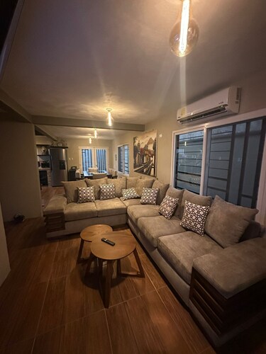 4-bedroom house in amazing Escuintla with AC and pool
Short drive to Antigua