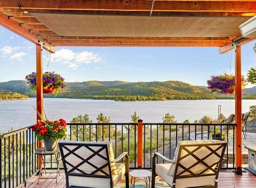 Prineville Reservoir Lake House: Boat Pkg, Kayaks, Paddle Boards, & Beach Access