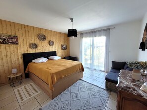 2 bedrooms, free WiFi