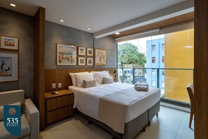 1 chambre, fer et planche à repasser, accès Internet, draps fournis