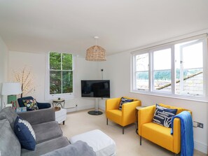 Living area - 2 The Old School House (Dartmouth)