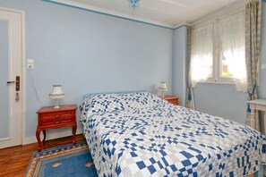 1 bedroom, WiFi, bed sheets