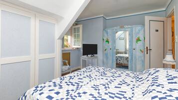 1 bedroom, WiFi, bed sheets