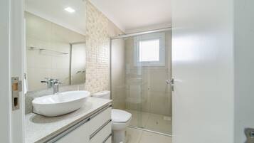 Apartamento básico | Banheiro