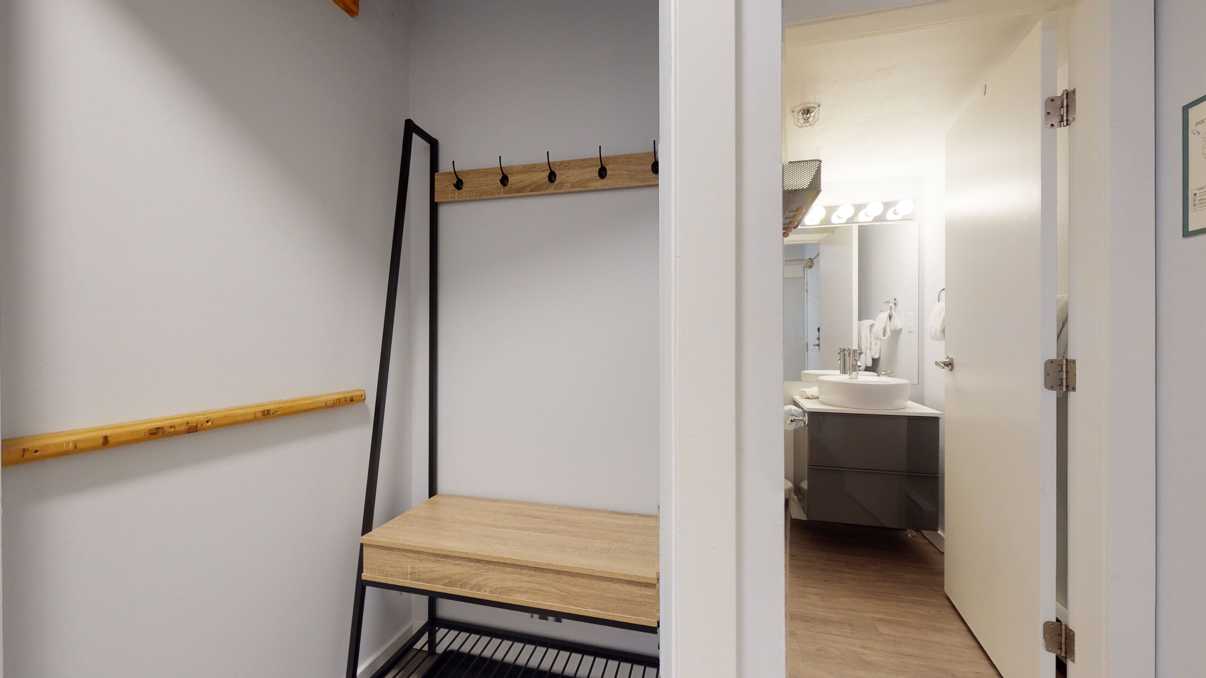 Condo, Multiple Beds, Hot Tub, Mountain View (Alpine Suite at Marketplace Lodge) | Interior
