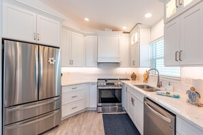 House, Multiple Beds (Sea Glass) | Private kitchen - Sea Glass (Fort Myers Beach)