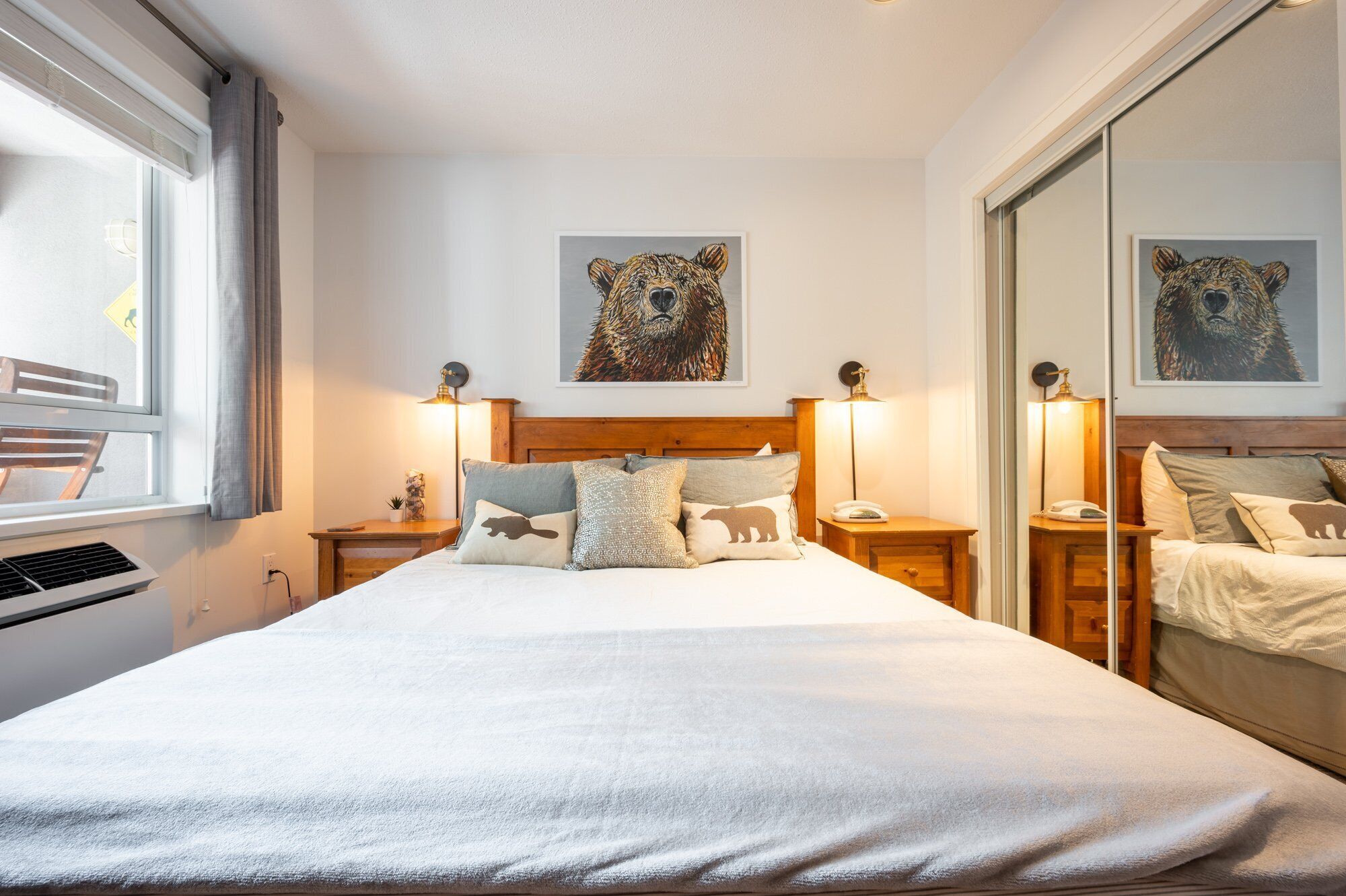 1 bedroom, individually decorated, individually furnished, bed sheets