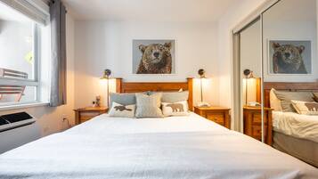 1 bedroom, individually decorated, individually furnished, bed sheets