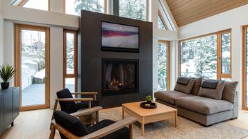 Maison, plusieurs lits, bain à remous, vue montagne (Aurora Estate at Kadenwood) | Coin séjour
