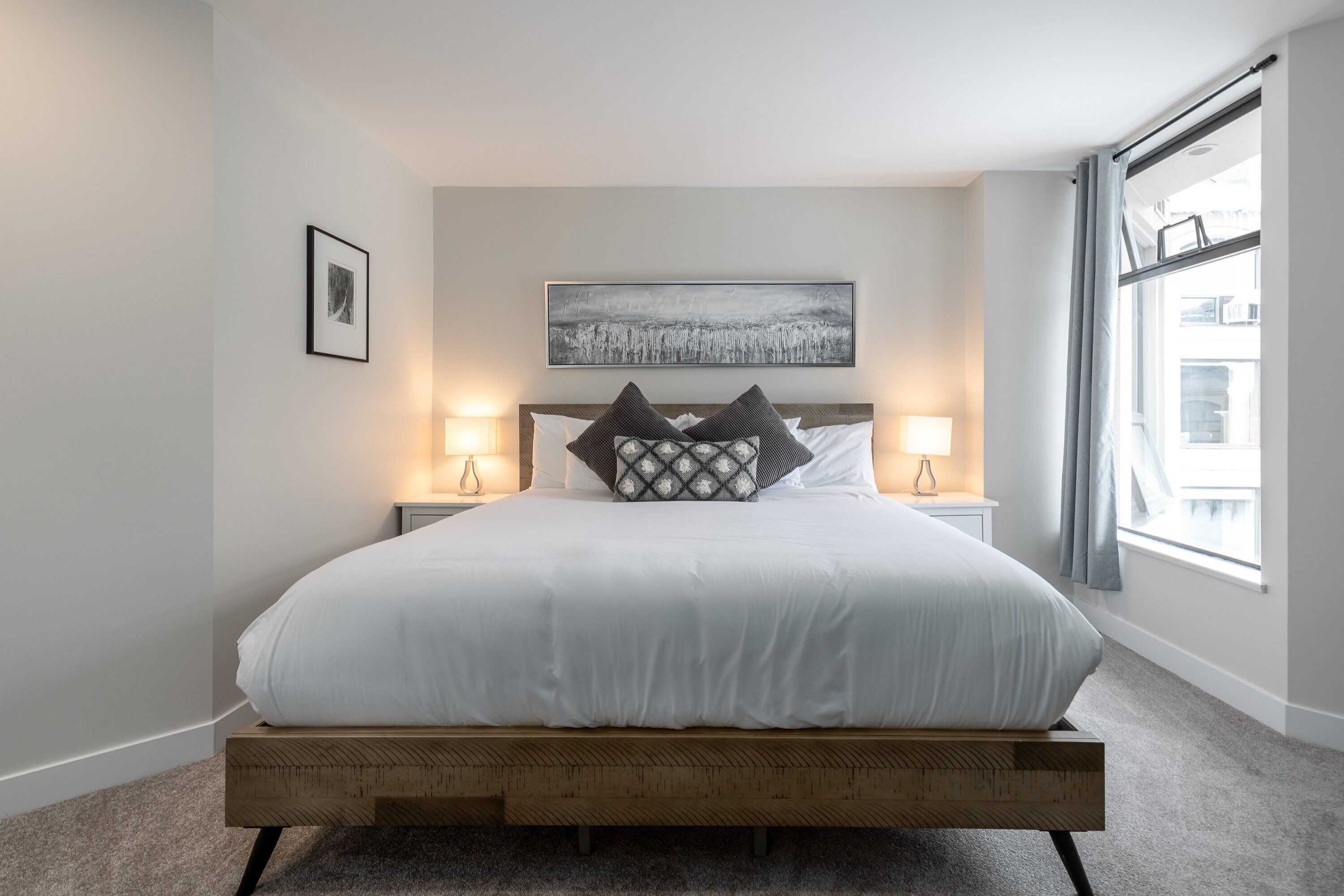 1 bedroom, individually decorated, individually furnished, bed sheets