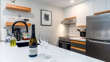 Apartment, 1 King Bed with Sofa bed, Pool Access, Mountain View (Big Mauna at the Marquise) | Private kitchen