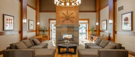 Apartment, Multiple Beds, Patio, Mountain View (Crystal Suite at Glacier Lodge) | Interior