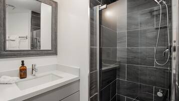Condo, Multiple Beds, Pool Access, Mountain View (lute Escape at Greystone Lodge) | Bathroom | Towels