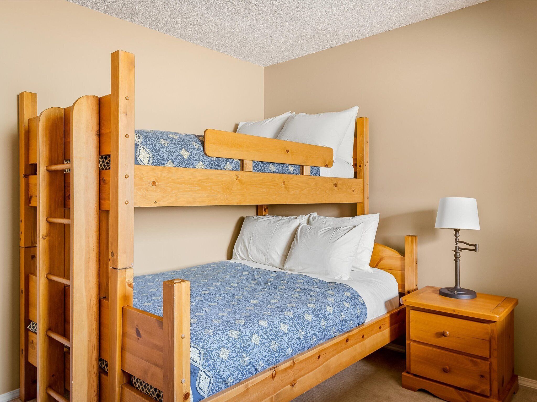 House, Multiple Beds, Patio, Mountain View (Glacier Suite at Snowberry)
