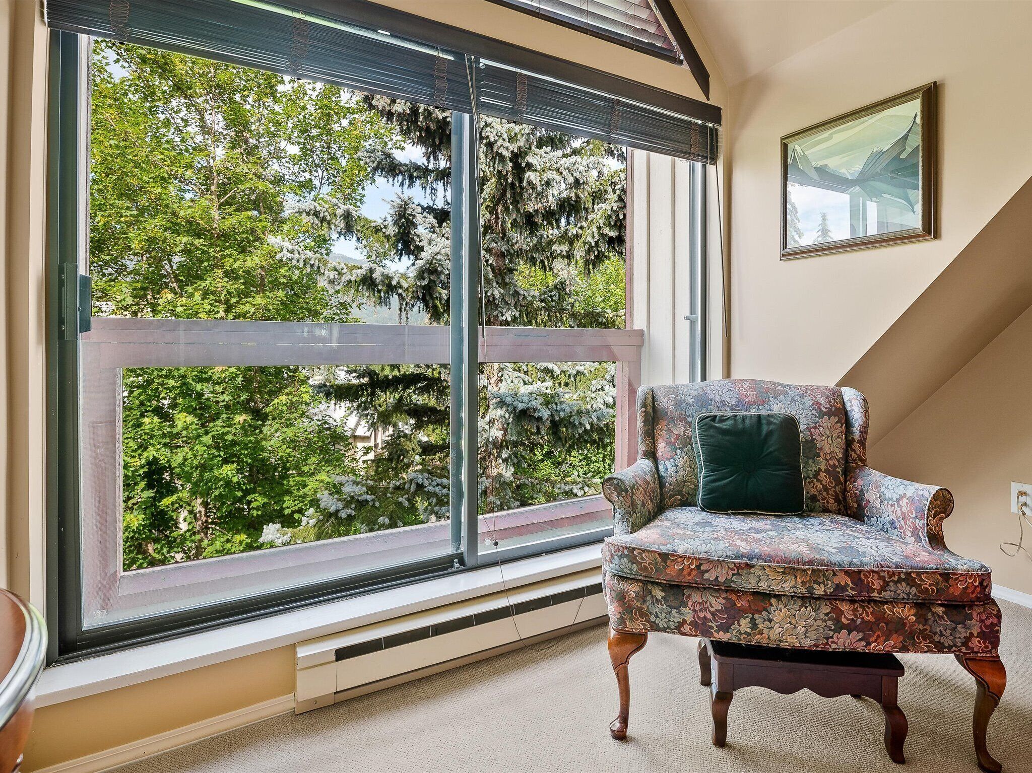House, Multiple Beds, Patio, Mountain View (Glacier Suite at Snowberry) | Living area