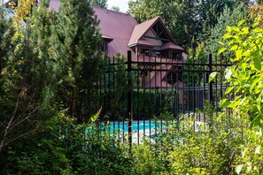 Pool - Heavenly Suite at Sunpath (Whistler)